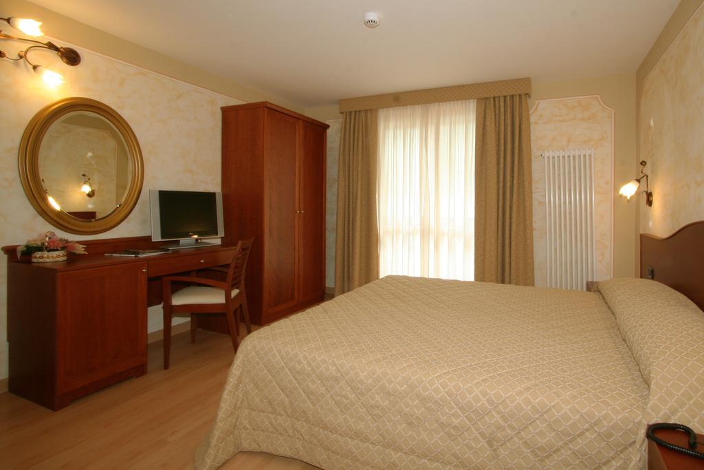 Hotel Dama Bianca Valtournenche Pokój zdjęcie